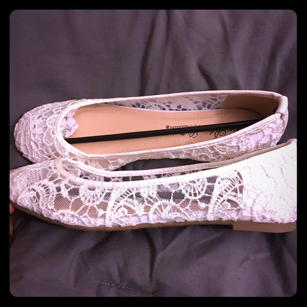 BNIB David's Bridal Crochet Flats